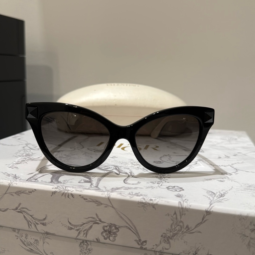 Valentino sunglasses